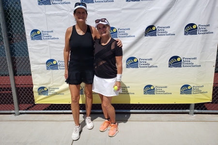 Womens 40 Doubles Finalists - Andrea Meyers & Lynn Matthews